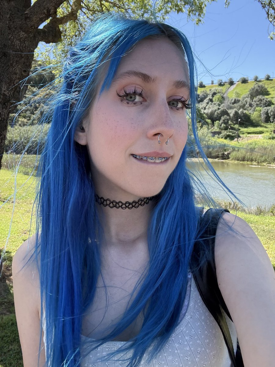 Riley Bluebell 🩵 tweet media