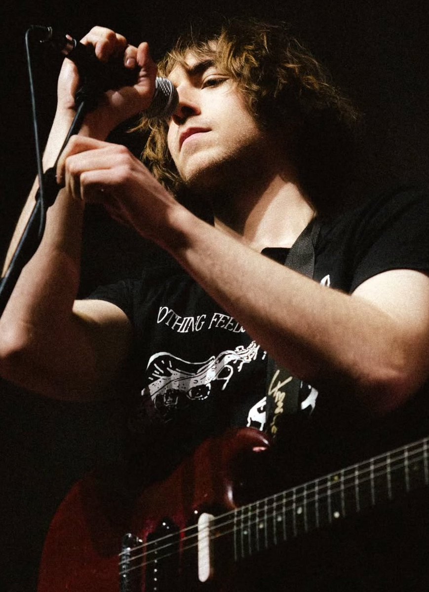 zero dollar girl tweet media