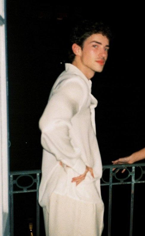 Manu Rios Archive tweet media