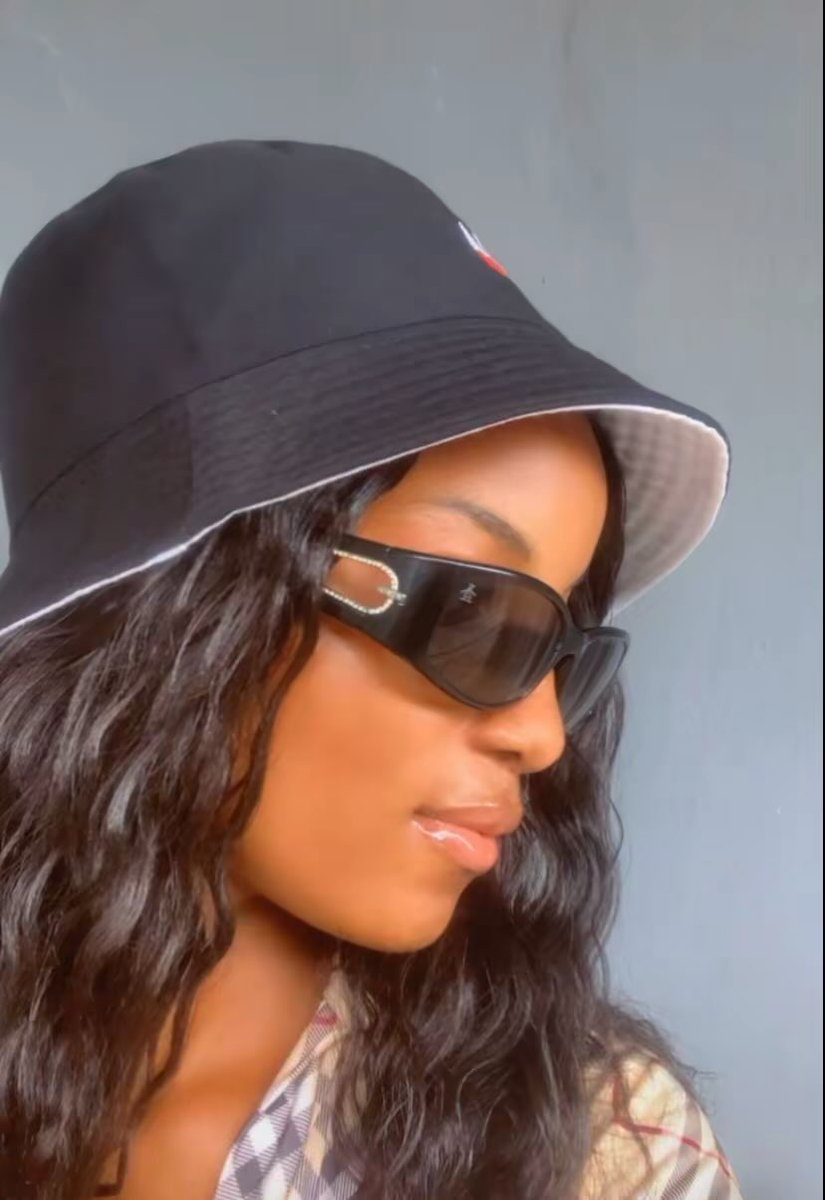 Debbie 🌸 tweet media