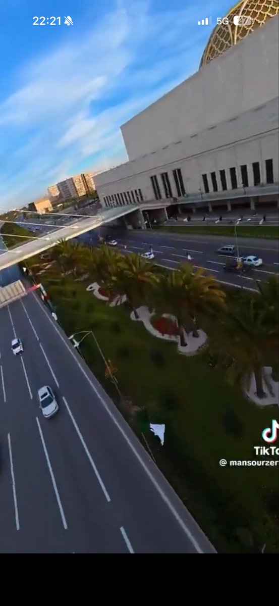 King Ber 🔻 tweet media