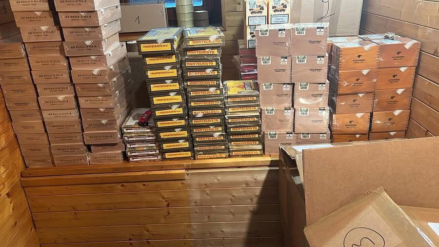 GoodScigar's tweet photo. shop now 

https://t.co/gEGS2muMGm

#ナイトルーティーン#シガージャパン#japan #cigar https://t.co/55cWJAtioV