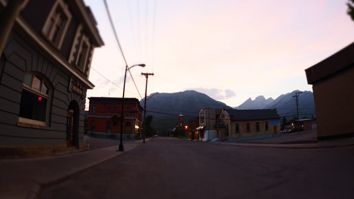 thighiguy's tweet photo. Ghost Town (Fernie, BC) #ghostly #PhotographyIsArt #photo #photographer #fisheyes #olympuscameras
my 📷 🇨🇦 https://t.co/lNhjimwoyo
