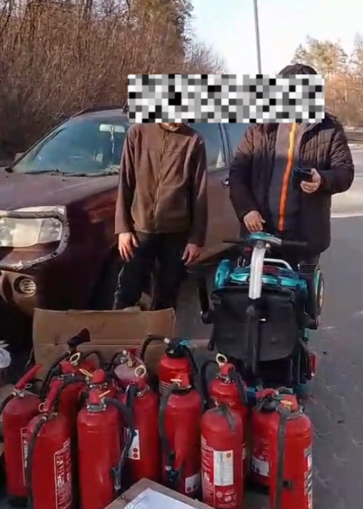 Feuerlöscher, Rollstuhl und eine Kühltruhe geliefert
ukrainehilfe-hamburg.de/2026/2026-anku…