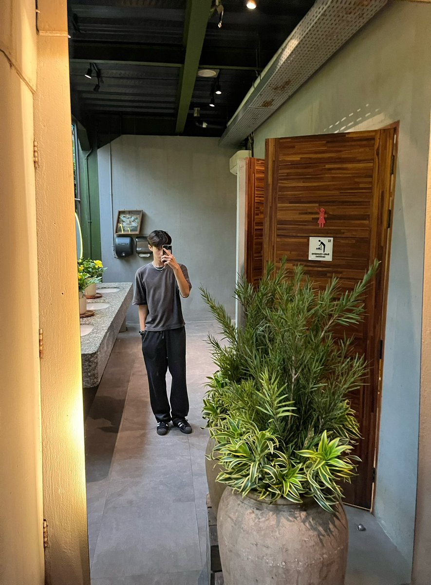 eyoyoyon tweet media