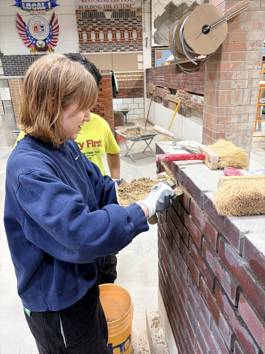 CIOBCitywide's tweet image. WBL Coordinators, College and Career Advisors, and administrators rolled up their sleeves for an unforgettable Work Based Learning field trip at Local 7! Participants jumped into action, tiling walls and laying bricks with skilled union professionals. #WorkBasedLearning #Local7