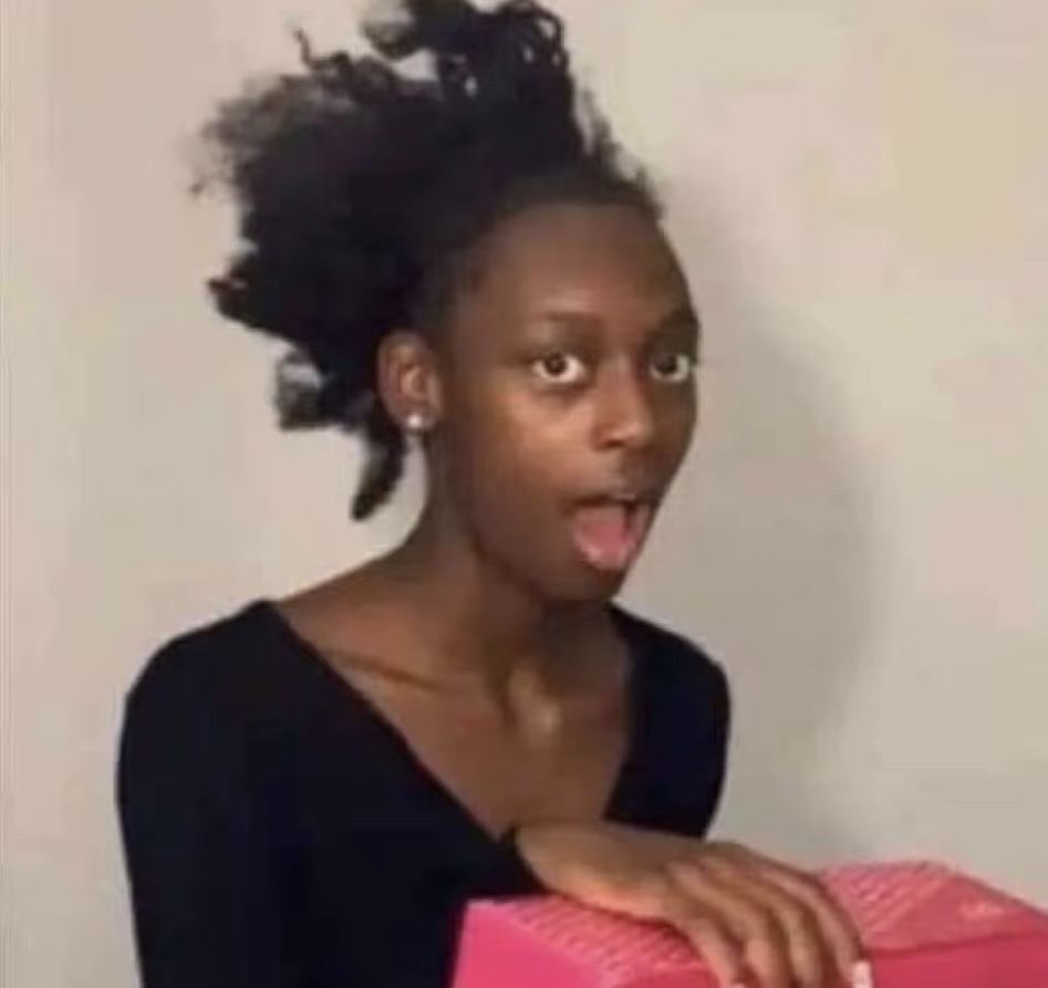 Eu depois de ter encontrado a segunda parte da fofoca que faltava: