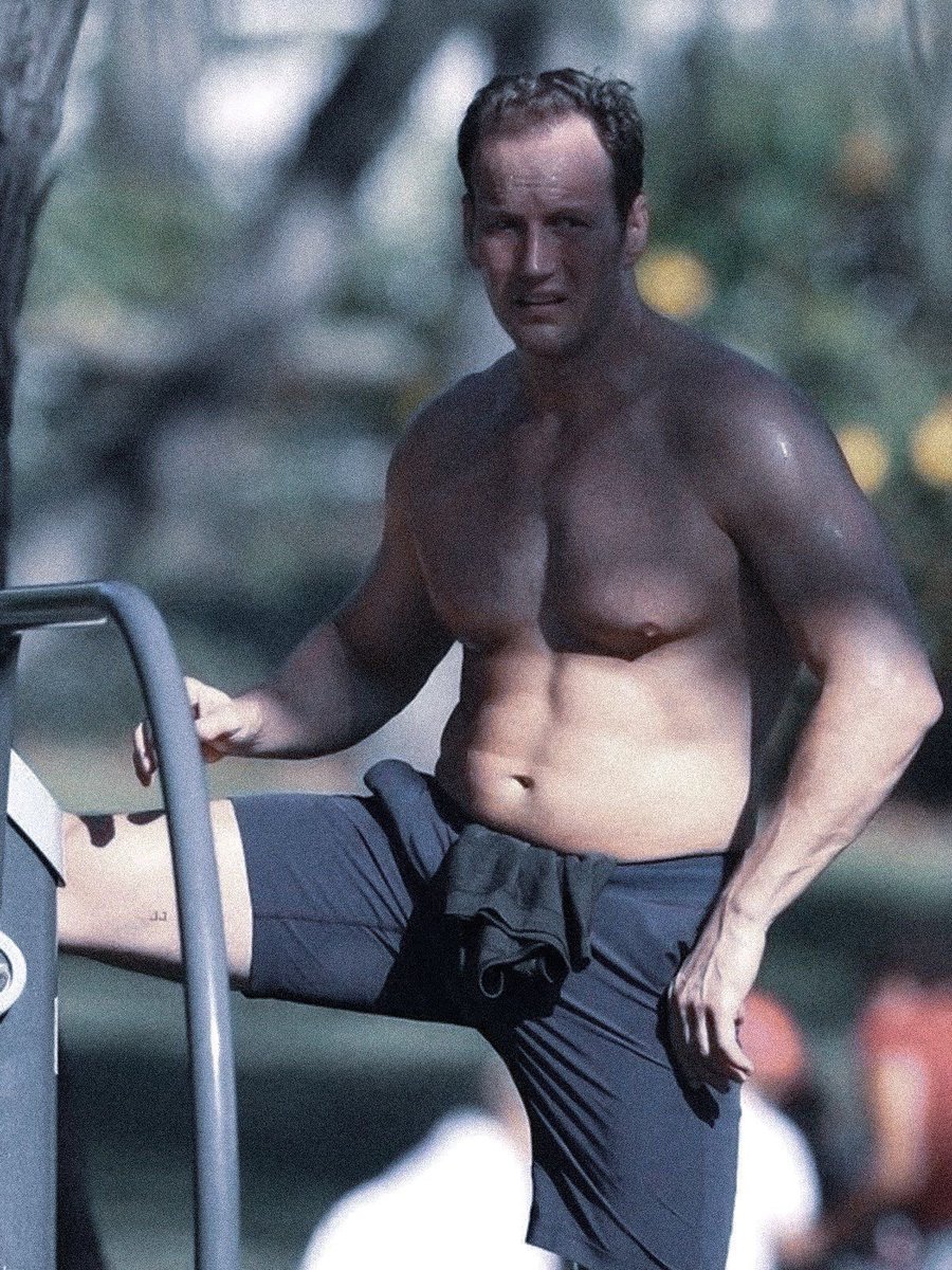 Male Central tweet media