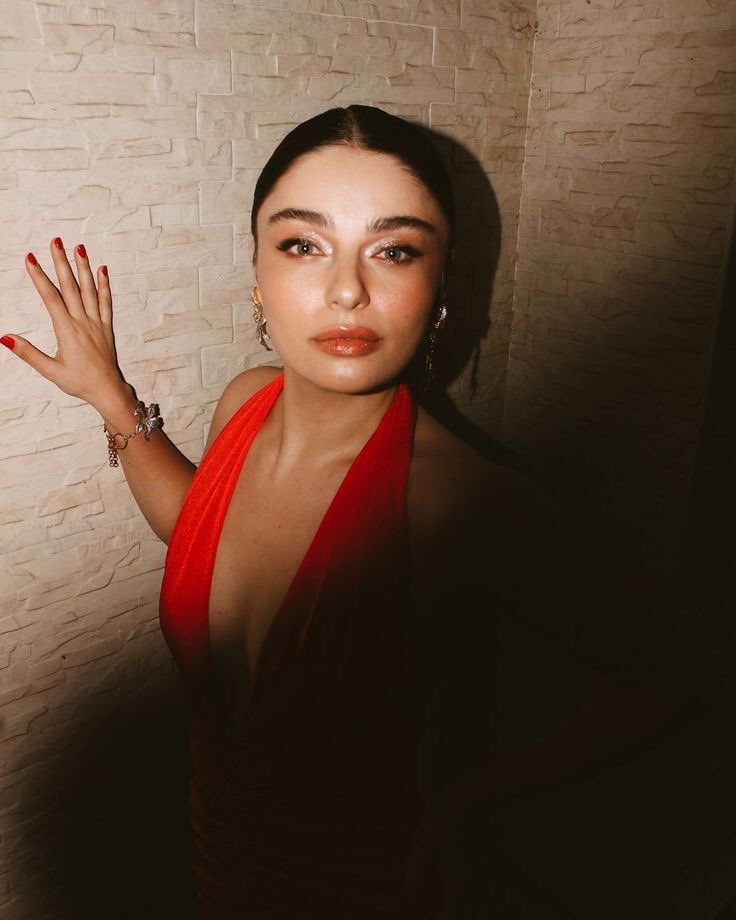 ???!!!❤️‍🔥🥹
#YasakElma 
#ŞevvalSam #AyçaAyşinTuran