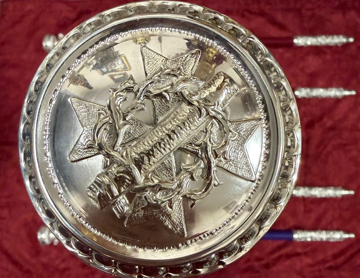 Cofradía de la Sentencia tweet media