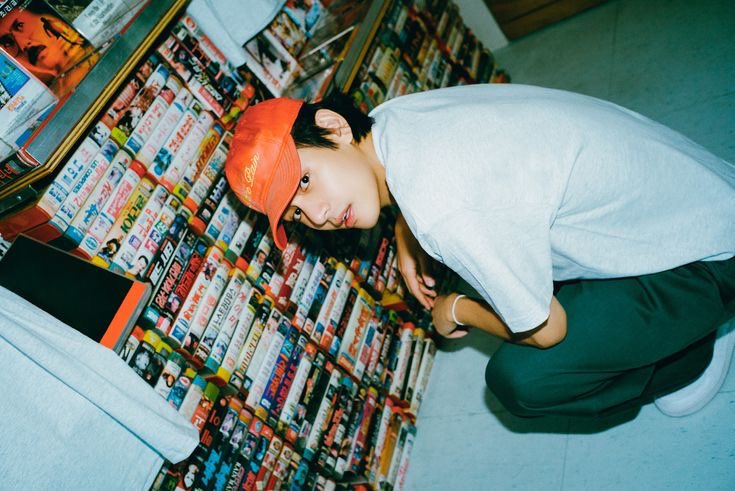 cry ˙⋆✮ / new 📌 tweet media