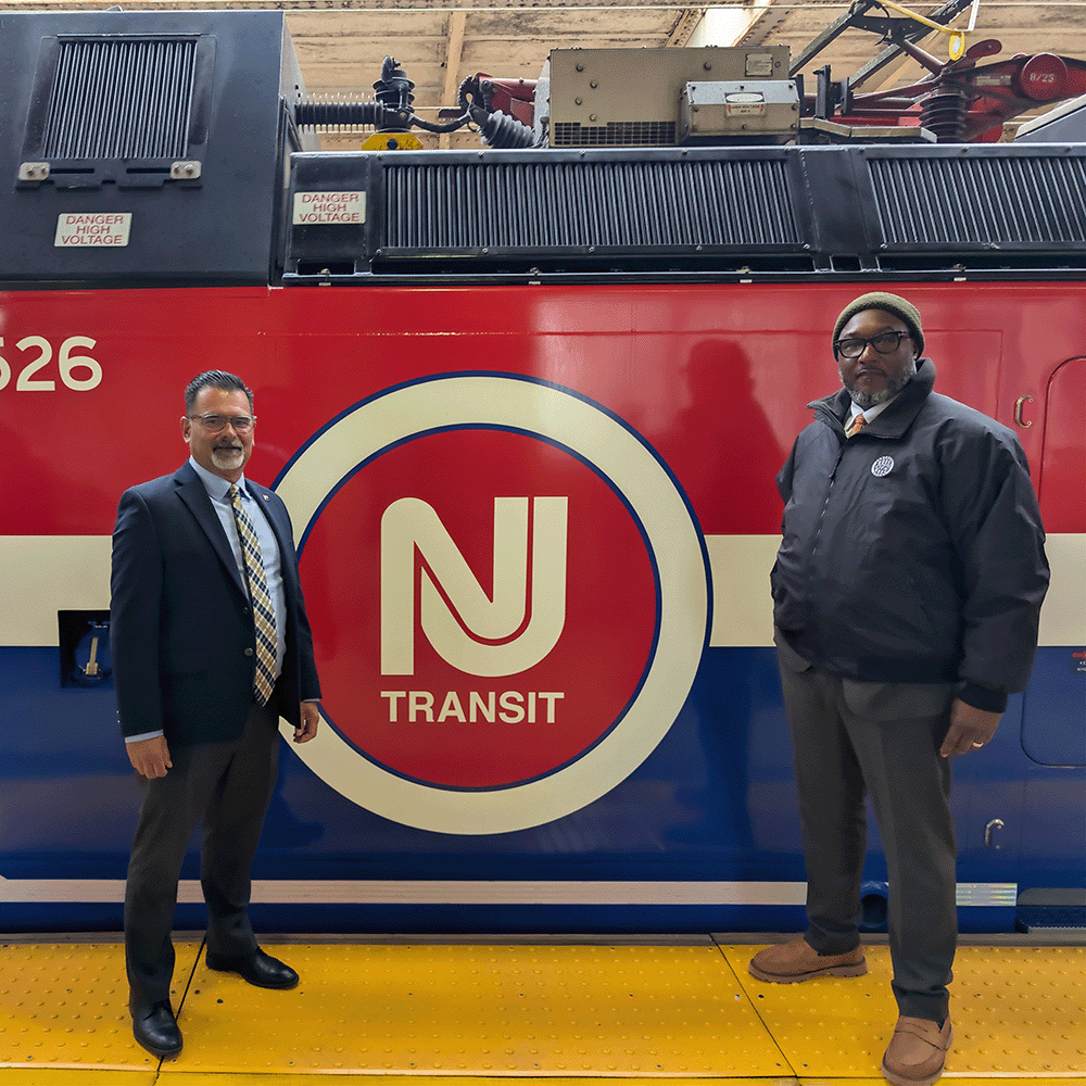 LiUNAEasternReg's tweet photo. 👷‍♂️ @LIUNA builds #infrastructure on-time &amp; on-budget, like the Portal North Bridge, Phase 1 of @GatewayProgNews.

The new span replaces a 116-yr-old bridge that caused headaches for @Amtrak &amp; @NJTRANSIT commuters.

#Local472 members were on the first train over the new bridge. https://t.co/ySp0gvkW4Y