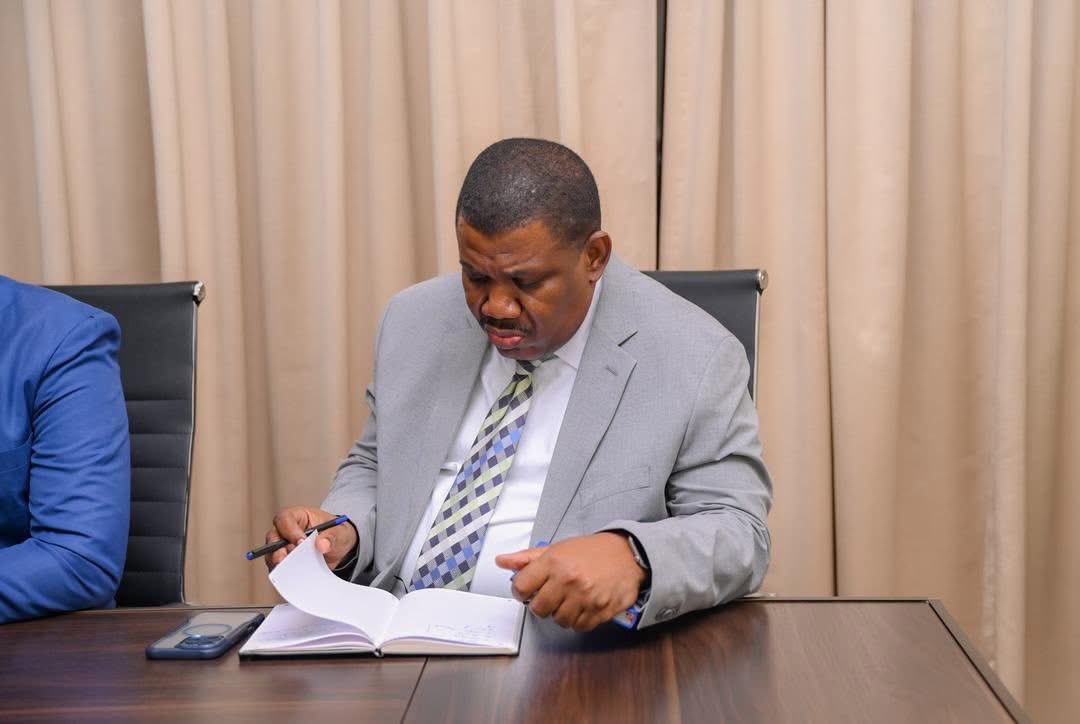 La Rubrique tweet media