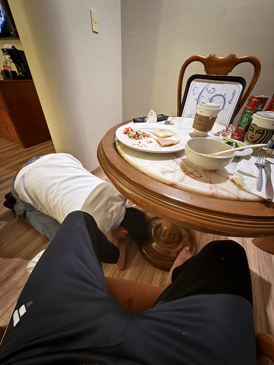 FeetMasterAxel tweet media