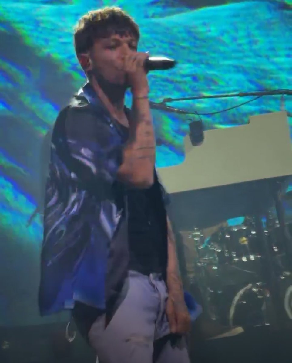 𖤓 han MET louis 𖤓 tweet media