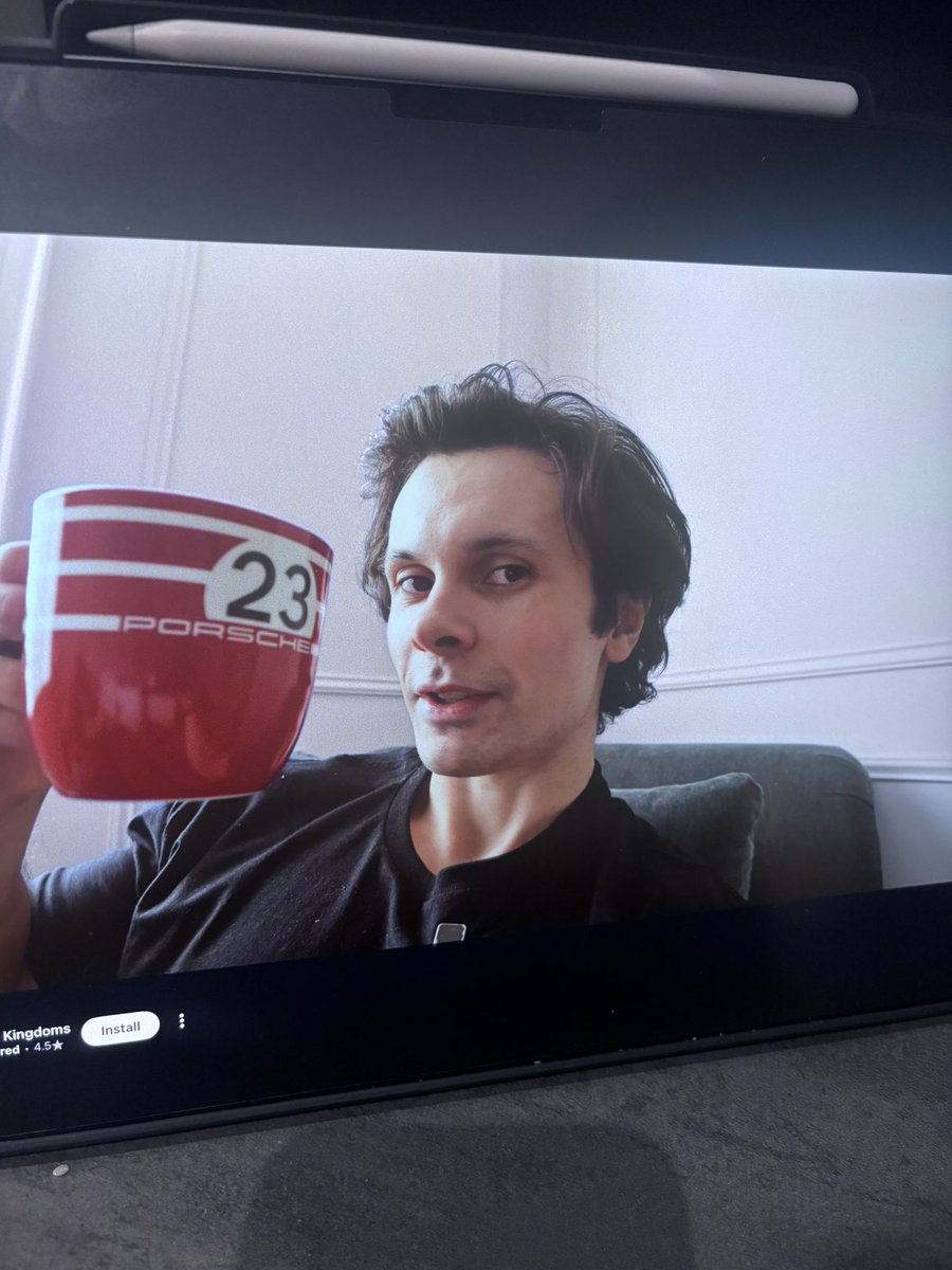 Alex tweet media