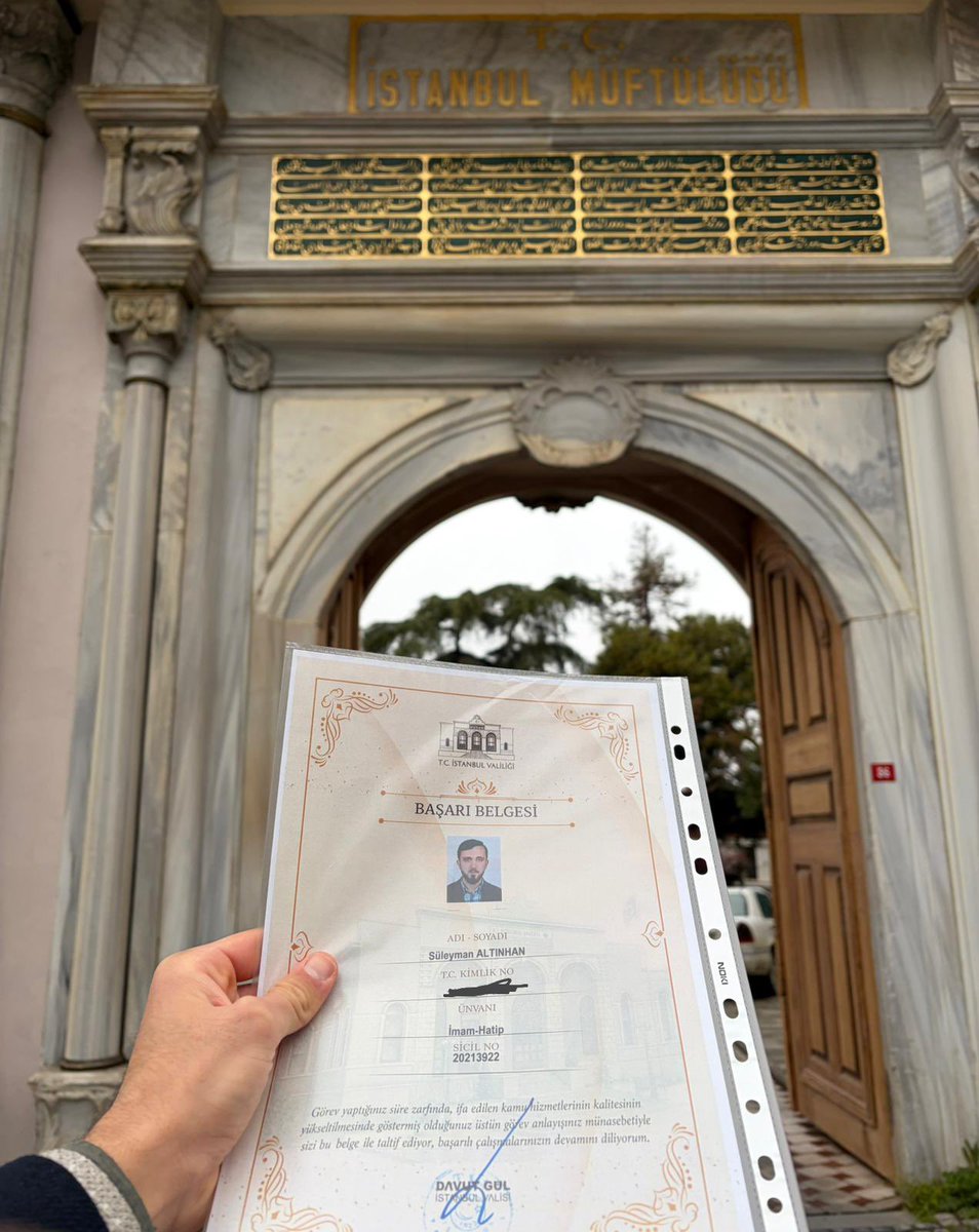 s_altinhan's tweet photo. Bu başarıyı elde etmemde ve yapılan her hizmet, biliriz ki ancak Rabbimizin lütfu ve büyüklerimizin duası ile bereket bulur. Bunun yanında “Sahih ve Sarih din anlatımı yolunda” bizlere her türlü imkanı sunan başta Diyanet İşleri Başkanlığımıza ve beraberinde

+ https://t.co/vN3qJj6Rbx