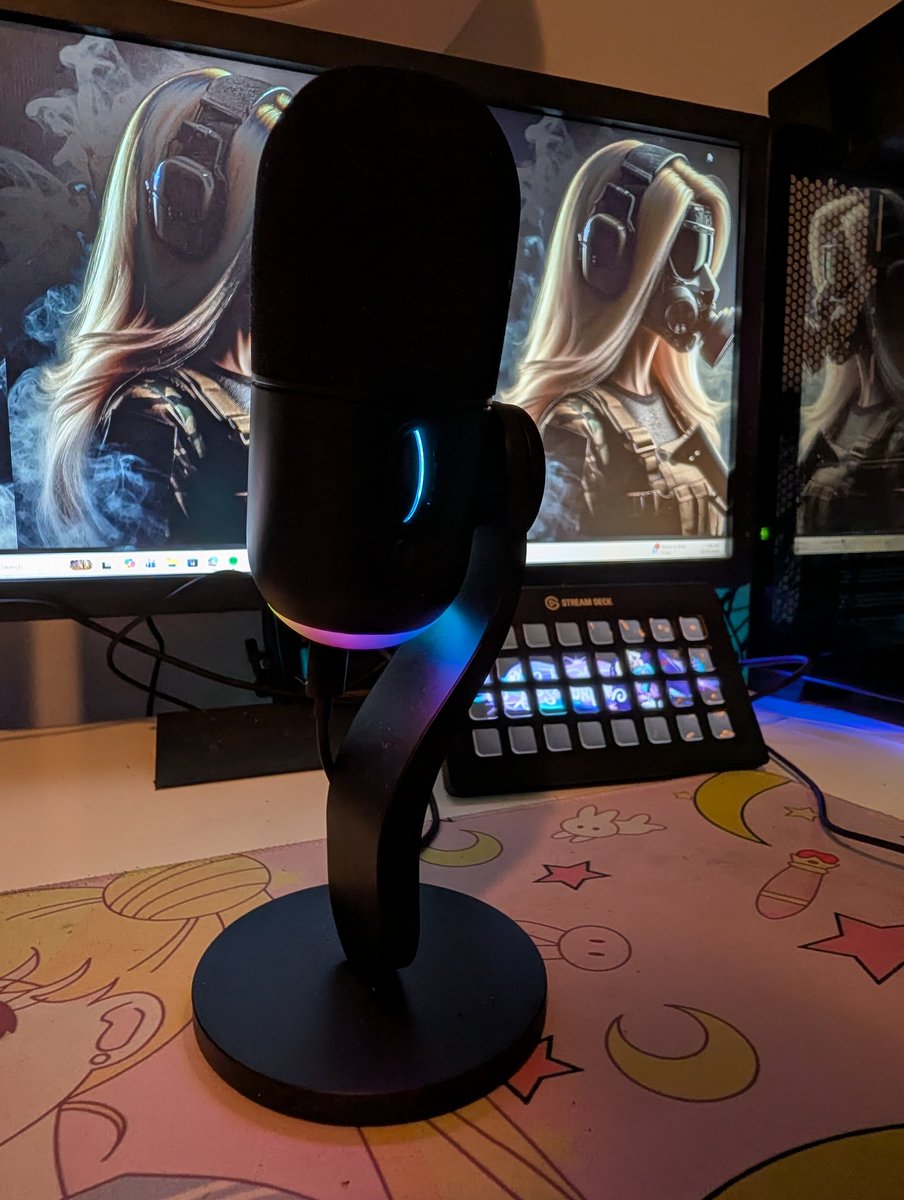 twitchimb's tweet photo. The @logitech "Yeti GX" Microphone. 🎙️

Sporting a clean sleek design with customisable RGB lighting and built in smart controls, this mic not only looks the part but sounds it!

Easy to setup, easy to use I am thoroughly enjoying this mic. 

💕
(Not a sponsored add) https://t.co/HSgkCcIG03