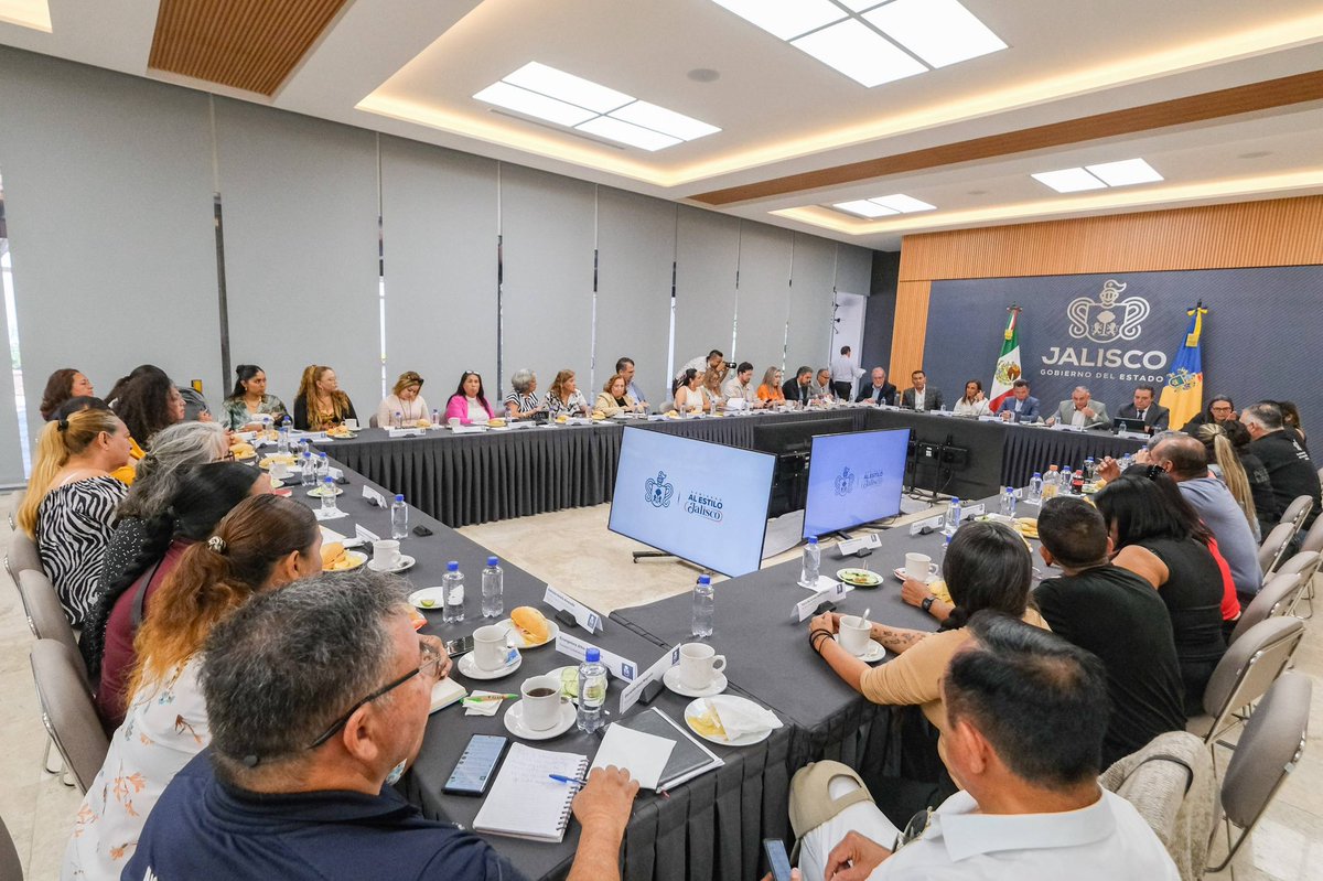 Alberto Esquer tweet media