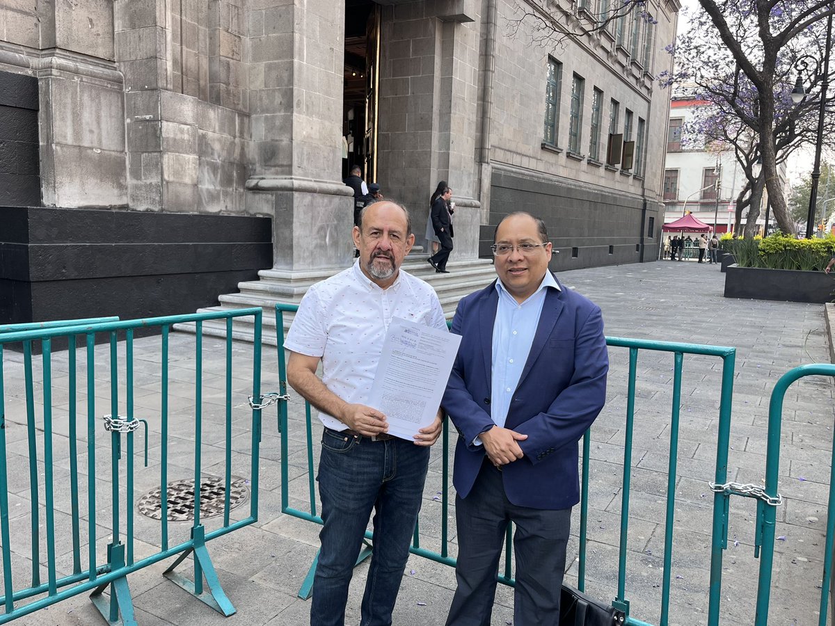 El ministro <a href="/JRCossio/">José Ramón Cossío D.</a> escribe sobre la importancia de realizar una audiencia pública en la <a href="/SCJN/">Suprema Corte</a> antes de resolver sobre el cumplimiento de la sentencia de la <a href="/CorteIDH/">Corte Interamericana de Derechos Humanos</a>, los resultados en otras etapas de la SCJN y el ejercicio propuesto por <a href="/penasinculpa/">Colectivo Pena Sin Culpa</a>: elpais.com/mexico/opinion…