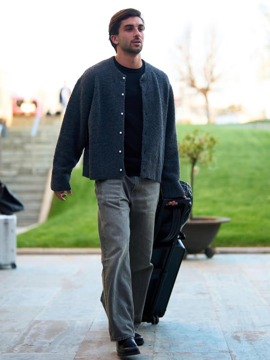 📸🦈 tweet media