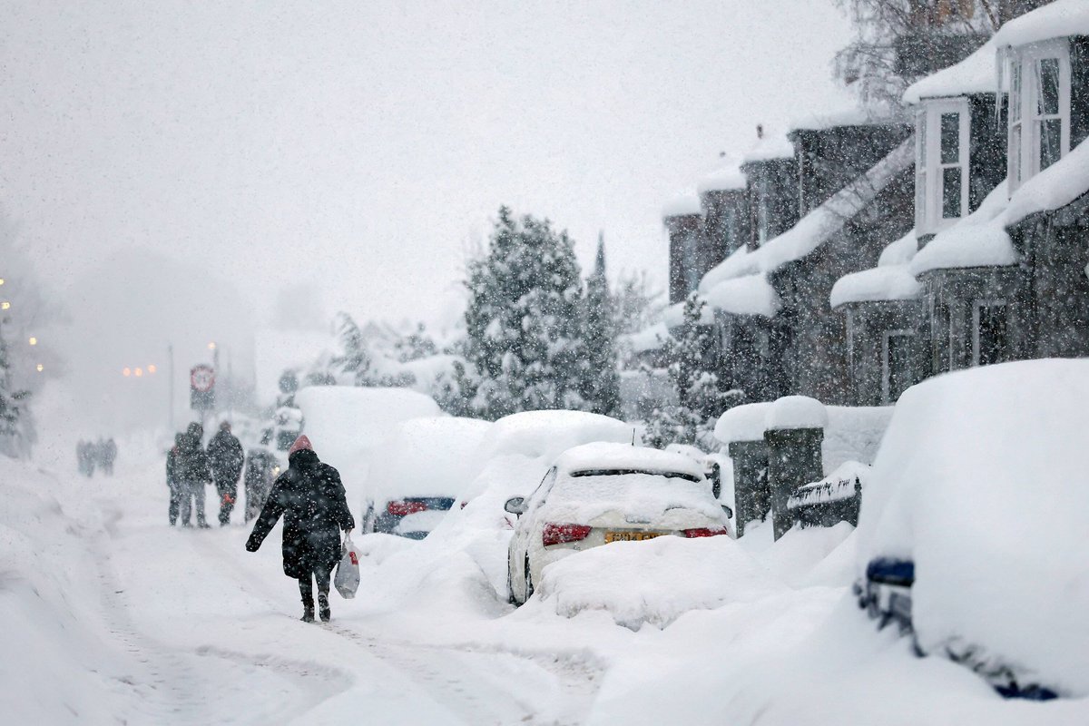 DailyMirror's tweet image. Met Office names where snow will fall on Wednesday in -5C deep freeze #UKsnow #UKweather
mirror.co.uk/news/uk-news/m…