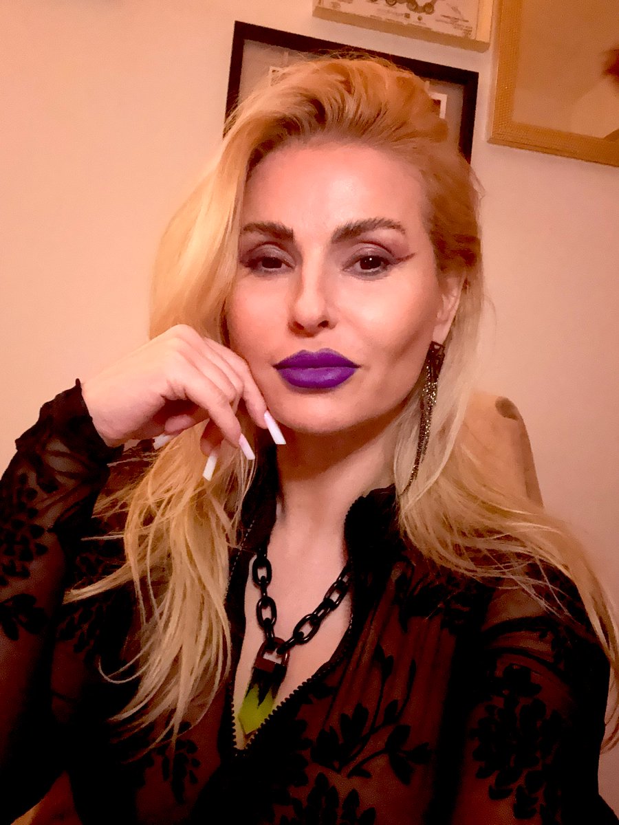 ObeyLexyNoir sensual Dominatrix tweet media