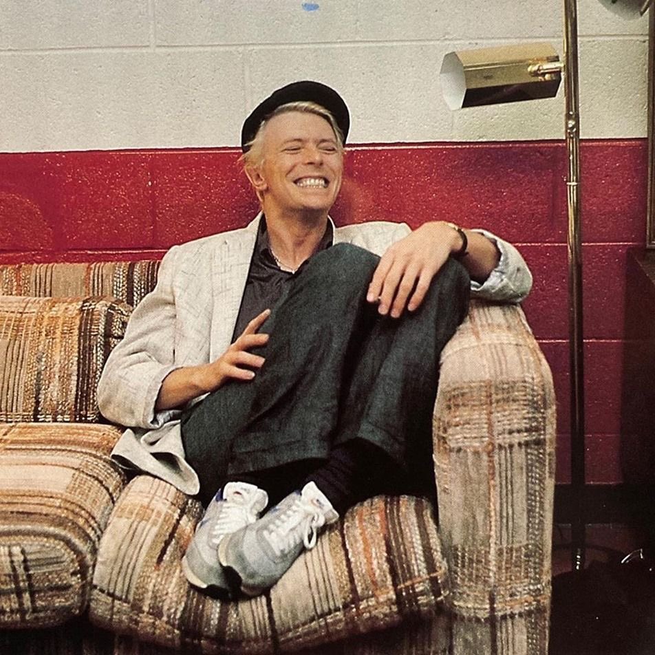 daily david bowie tweet media
