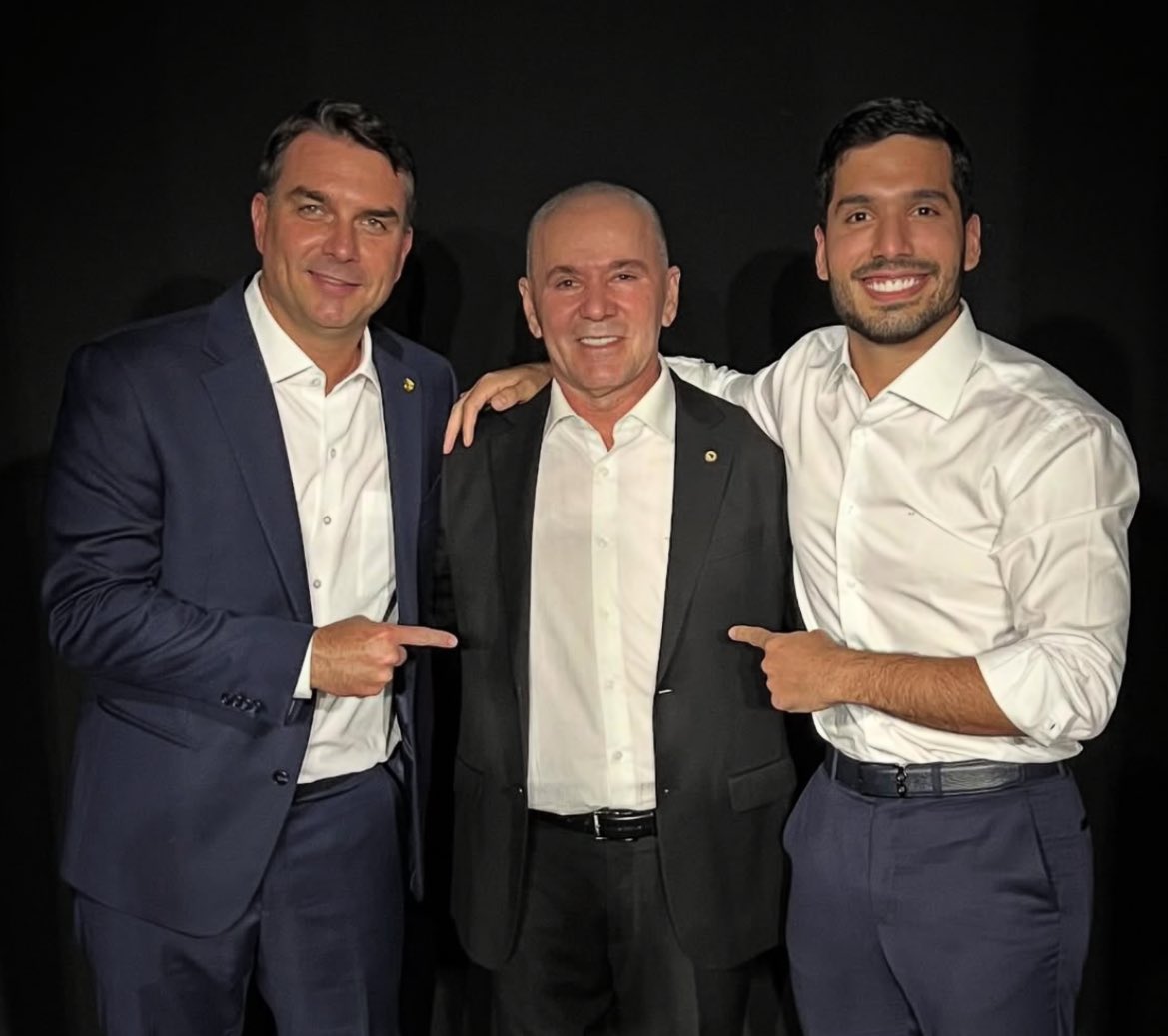 Central da Direita 🇧🇷 tweet media