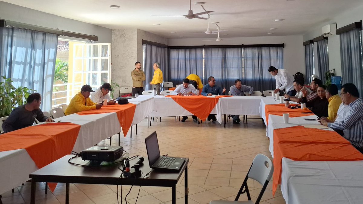 El OPD Sierra de Quila participó en la #Comisión de #Ecología de la Región Valles, que en esta ocasión tuvo sede en el Municipio de Cocula.

Estos espacios permiten la gestión y la coordinación para las actividades de conservación 🤝🍃
