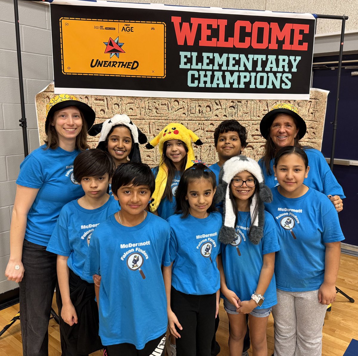 Rebecca Ross tweet media