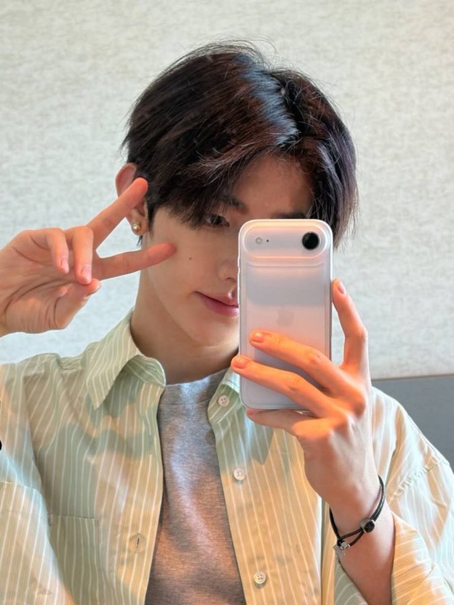 skye ˙⋆✮ tweet media