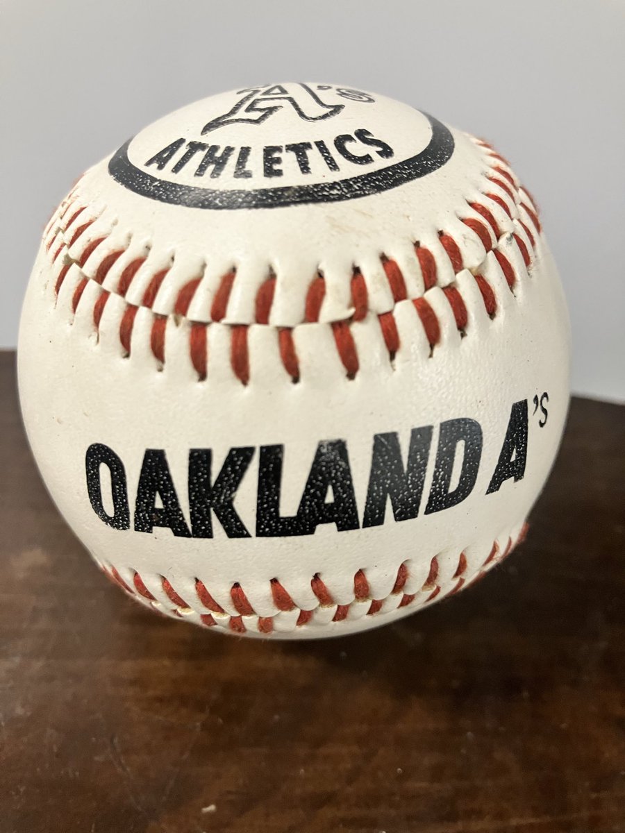 Relvis Resley tweet media