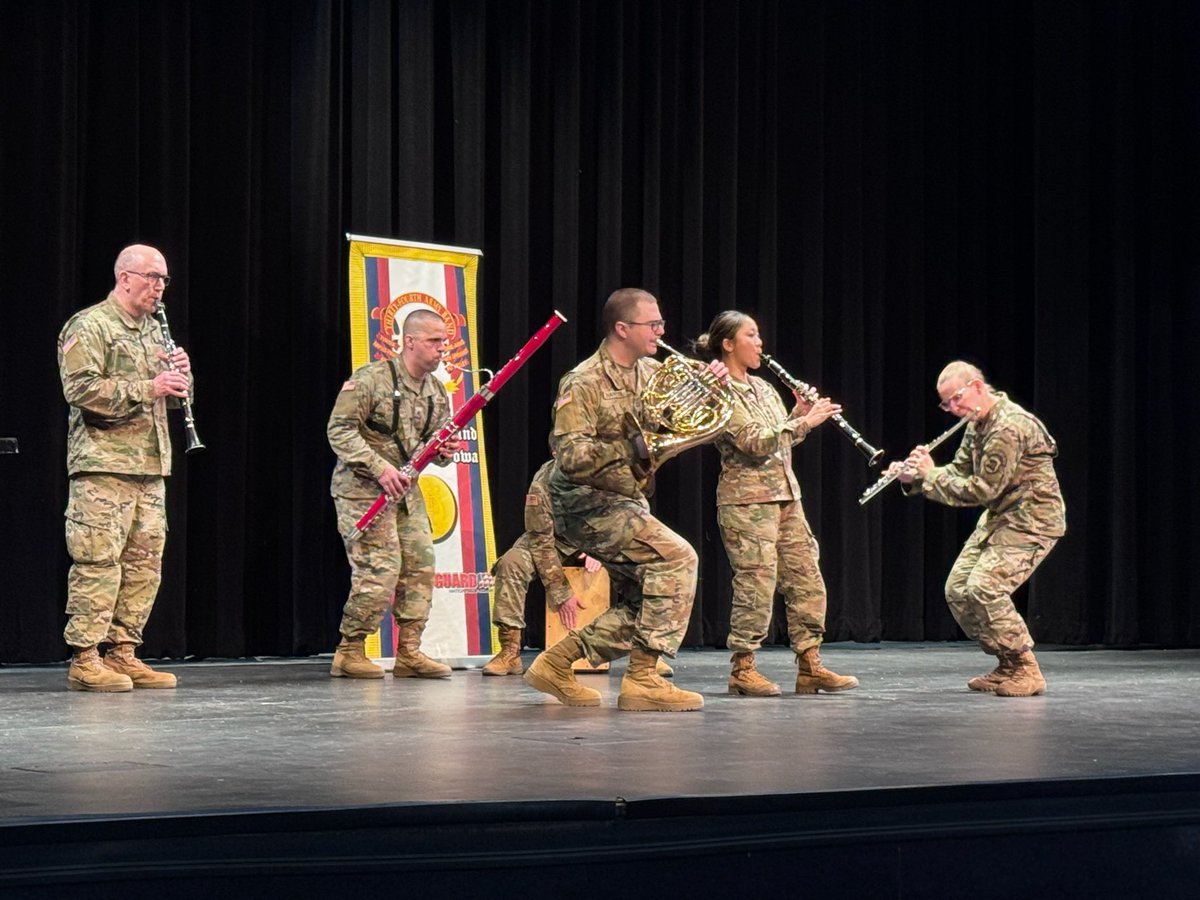 34thArmyBand's tweet image. Synergy Winds had a great start to their annual school tour today! Thank you for being our first stop, Tipton Community School! 🎶 

@IowaNatGuard @TiptonTigersCSD 
#IowaArmyNationalGuard #ArmyBand #CitizenSoldier