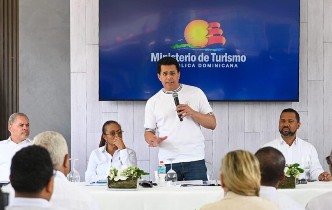 elDigital_RD's tweet photo. New post: Turismo dominicano no ha sido afectado por alza del petróleo, dice el ministro - https://t.co/w5GsQ9aWEL https://t.co/sExmiVohxh