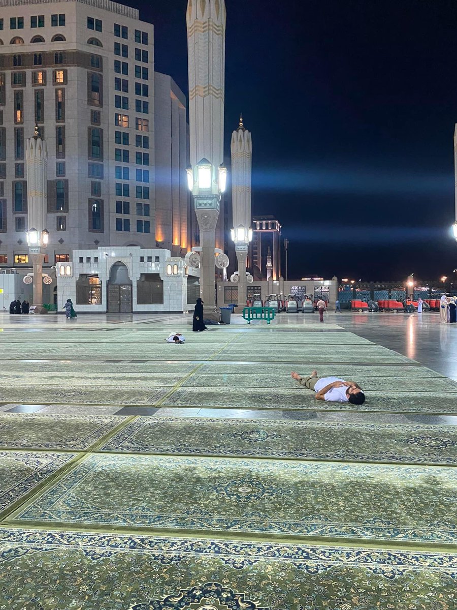 كلّ الرحابِ سوى رحابكَ.. وحشةٌ.