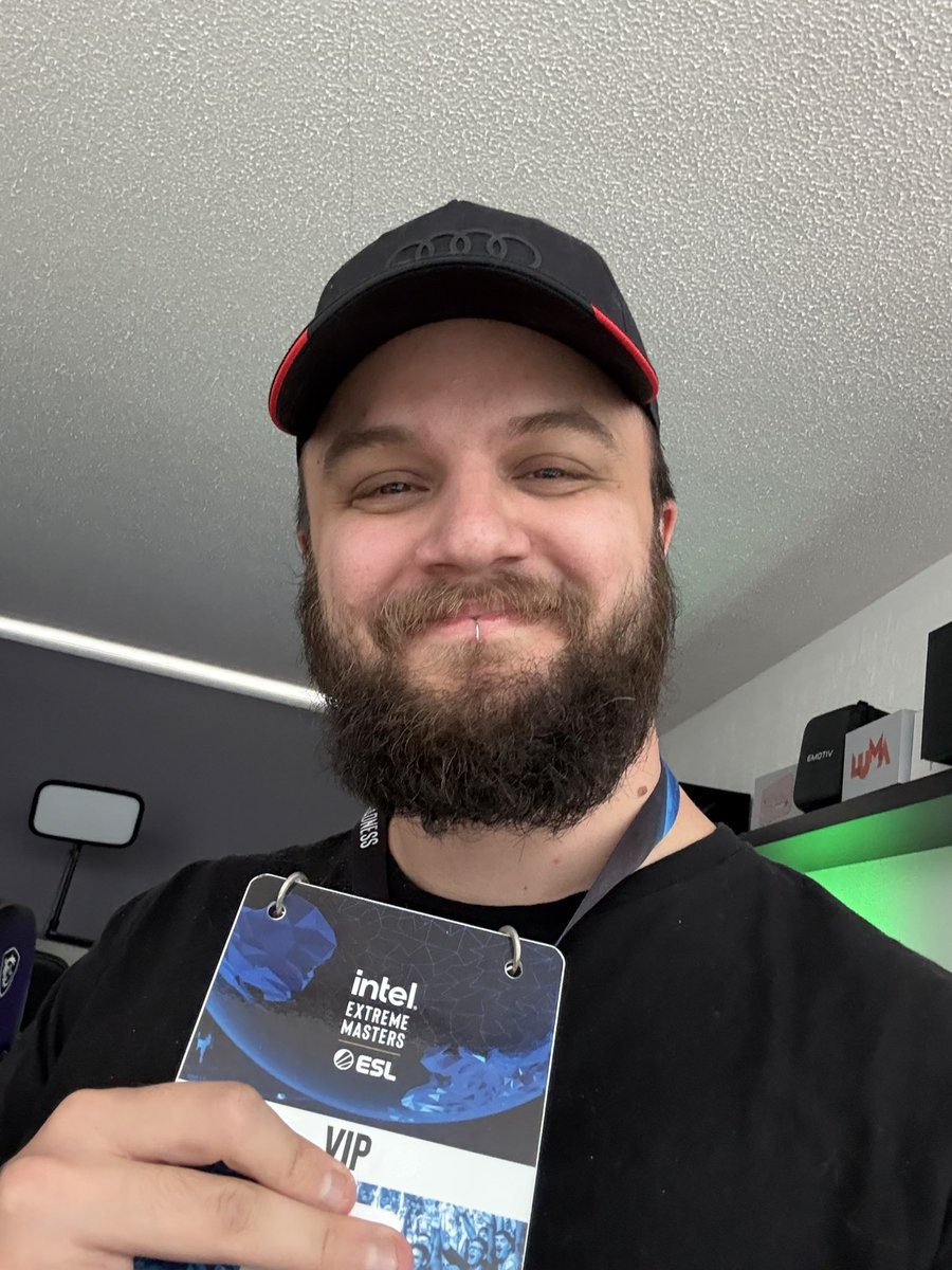 Znorux // tweet media