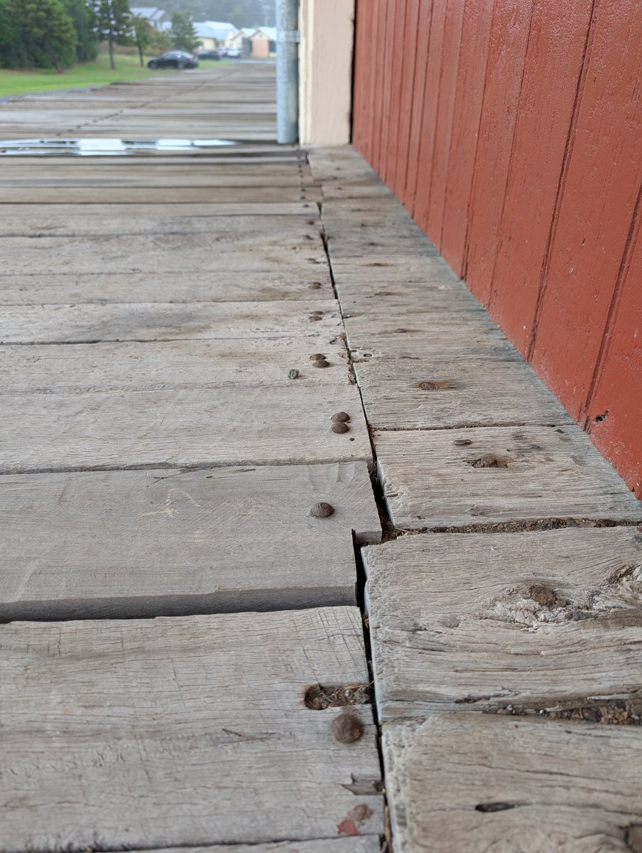 Bundogs's tweet image. Morning stroll today to Port Fairy 
Dodging some rain at the Railway Goods Shed which has some 💰 pumped into it 
Nice bit of history and shelter 😜 #outandabout #wetweatherantics #hobboatthegoodshed