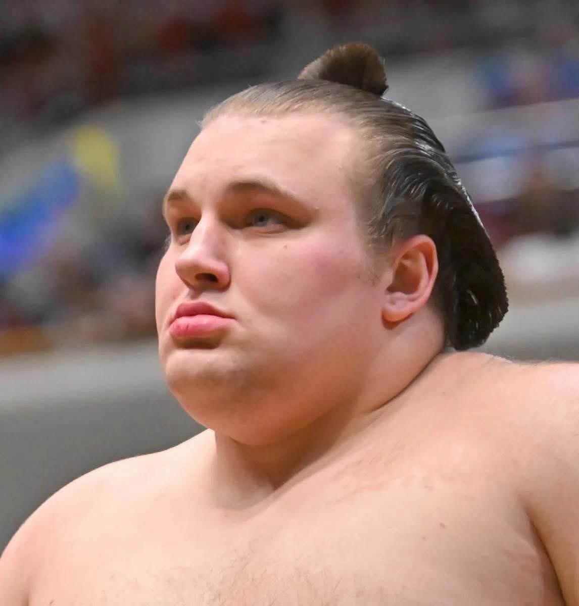 Sumo has been all over my feeds the last couple days and I’m about it. When is this coming to America?