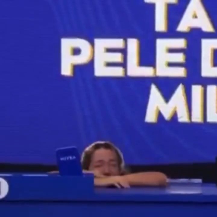 anna is a showgirl⸆⸉❤️‍🔥 tweet media