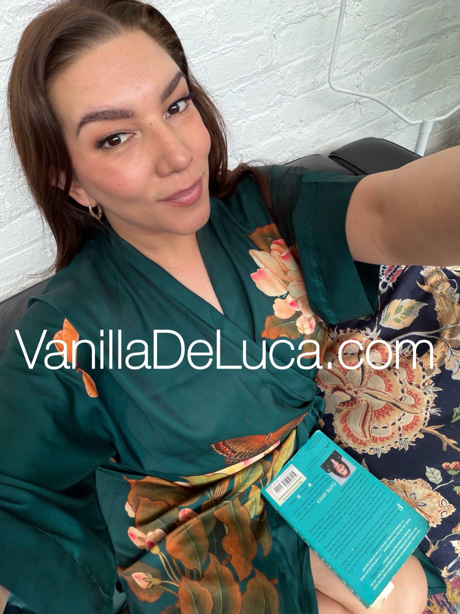 Elena De Luca tweet media