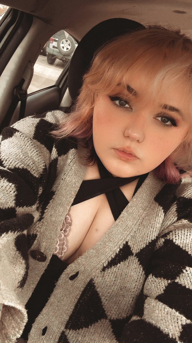 GoddessAshdownn's tweet photo. New to twitter 💜 Human atm needed for tributes, come worship your new goddess
https://t.co/LLnWss34k9
#findomination #findom #paypigy #paypig #goddessfindom #humanatm https://t.co/WWVgdl99aQ
