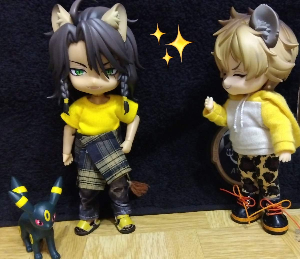 レオナさん新コーデ✨
寮カラーの黄色で🟡
ちょっと運動着イメージ🎵

🍩「レオナさん、どんな服も似合うッスね〜！」

腰巻風シャツ
biani様(<a href="/bianizm/">biani</a>)

素敵なお洋服はPinkFloat様
<a href="/PinkFloat_info/">PinkFloat_告知専用＠ドール服＆靴製作</a>

#PinkFloat
 #ぷりりん服 
#twstドール部