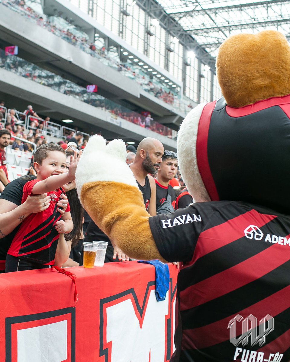 arenadabaixada_'s tweet photo. Maior do Paraná, pra sempre vou te amar! 🎵🏟️🔥
As fotos da vitória no clássico estão disponíveis! Confira todas as imagens no Facebook da Arena da Baixada ou no site oficial do Athletico (seção de Ações de Marketing).
📸 Heron Godoy/athletico.com.br
#Athletico #ArenaDaBaixada https://t.co/uZW26ANwi8