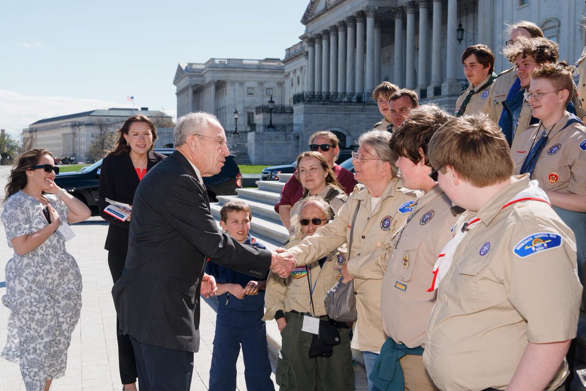 Chuck Grassley tweet media