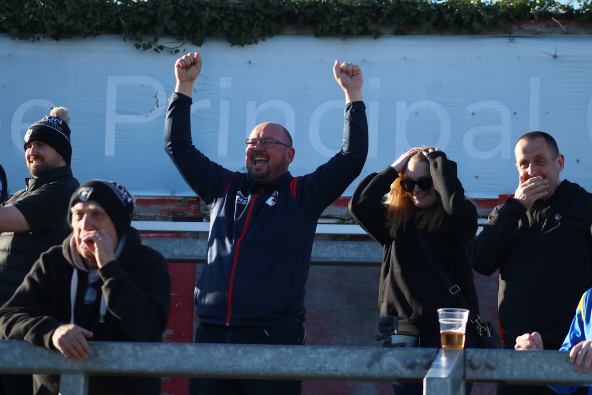Nine league games left ⏳
Six at home 🏟️
Fully in the race for the playoff positions 🐎

Tomorrow night, we take on 2nd - placed Worthing at The Optima 👀

Seagull Army, we need your voices - we'll see you at 7:45PM tomorrow 🗣️

📷 Josh Harris