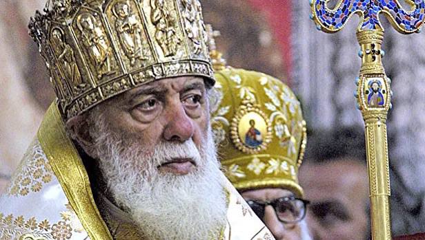 Quand on a demandé au Saint Patriarche Ilia ce qu'il avait fait de spécial pour le peuple géorgien, et quelle était la chose la plus importante qu'il leur avait enseignée, sa réponse a été étonnamment simple et profonde.

Il a dit : « Je n'ai rien fait de grand et de spécial pour