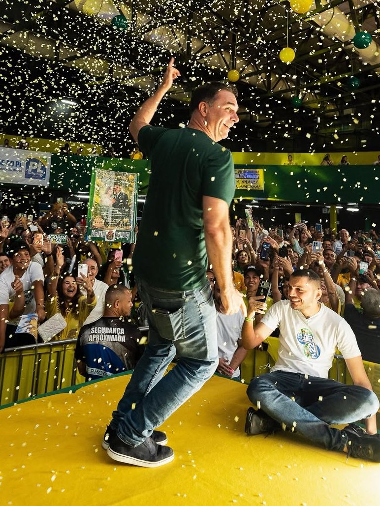 République tweet media