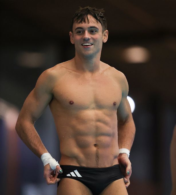 CoolShirtless MaleCelebs tweet media