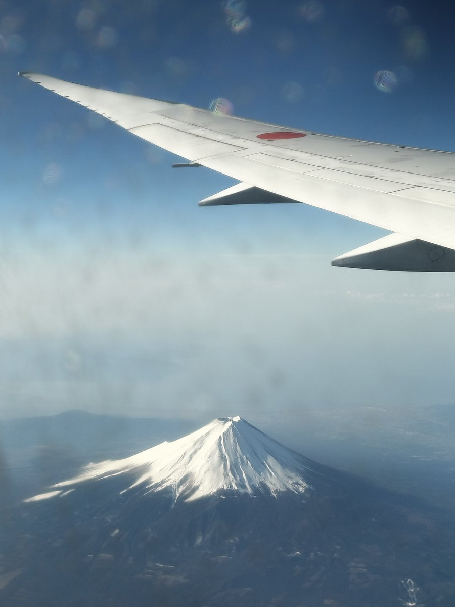 shu_ohno1104's tweet photo. 福岡へ
非常に綺麗な富士山です https://t.co/tyecGMiGOE